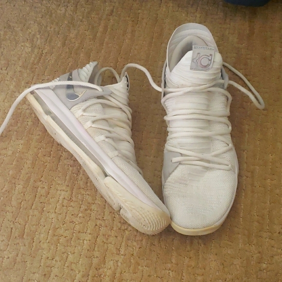 KD 10 "Still KD" 897815-100 - Picture 1 of 5